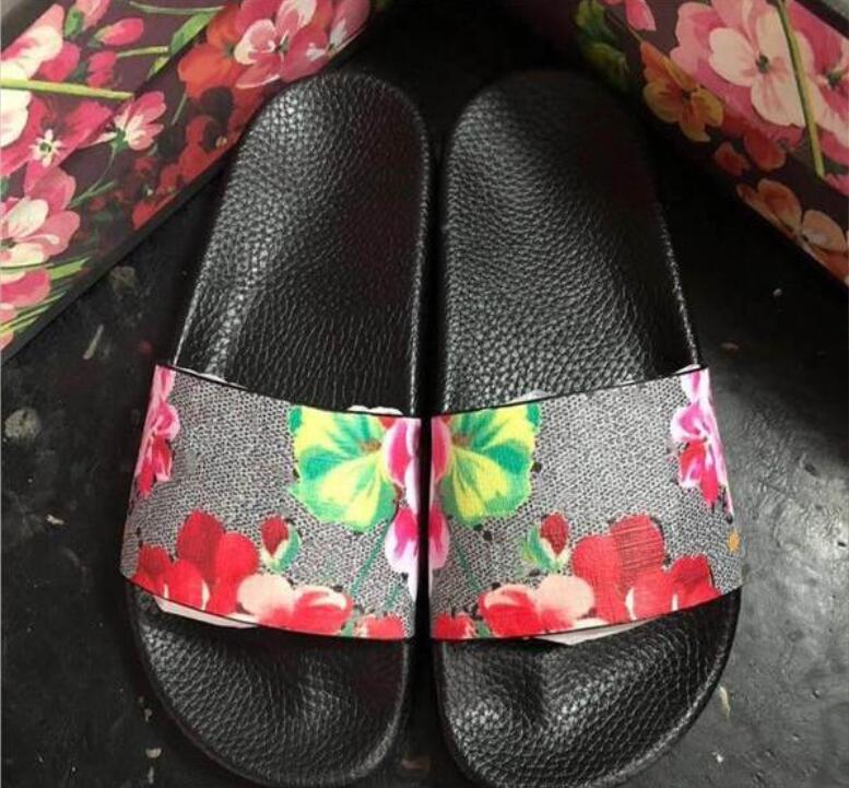 Popular Design Mens Slippers Red White Gear Bottoms Flip Flops Womens Slides Casual Flats Rubber Sandals Floral brocade slipper 35-46, Black
Popular Design Mens Slippers Red White Gear Bottoms Flip Flops Womens Slides Casual Flats Rubber Sandals Floral brocade slipper 35-46, Black
