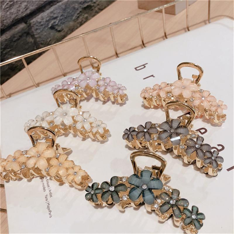 Adult Women Hairpins Hair Clips Camellia Alloy Crystal Flower Fashion Korean Lady Girl Head wear Accessories
Adult Women Hairpins Hair Clips Camellia Alloy Crystal Flower Fashion Korean Lady Girl Head wear Accessories