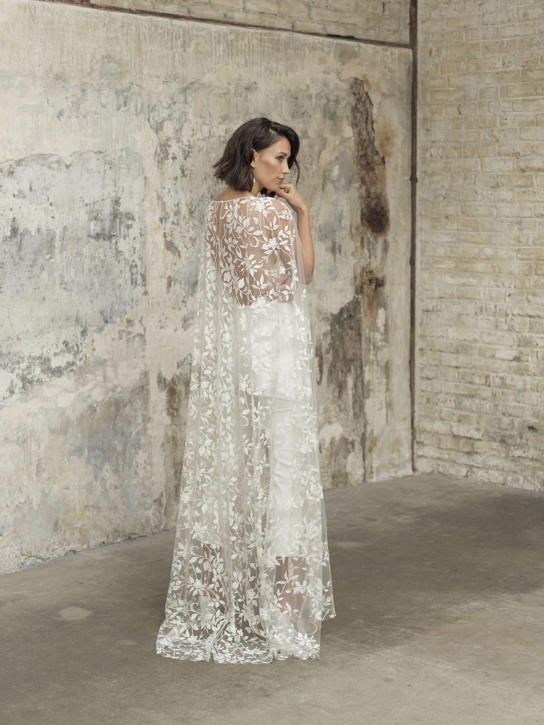 Designer Jumpsuit Beach Wedding Dresses With Wrap V Neck Backless Ankle Length Bridal Outfit Lace Summer Wedding Gowns