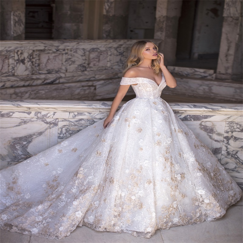 Luxury Puffy A-line Wedding Dresses Sexy Off-shoulder Backless Sequins Lace Applique Ruched Tulle Bridal Gown Castle Church Wedding Dress