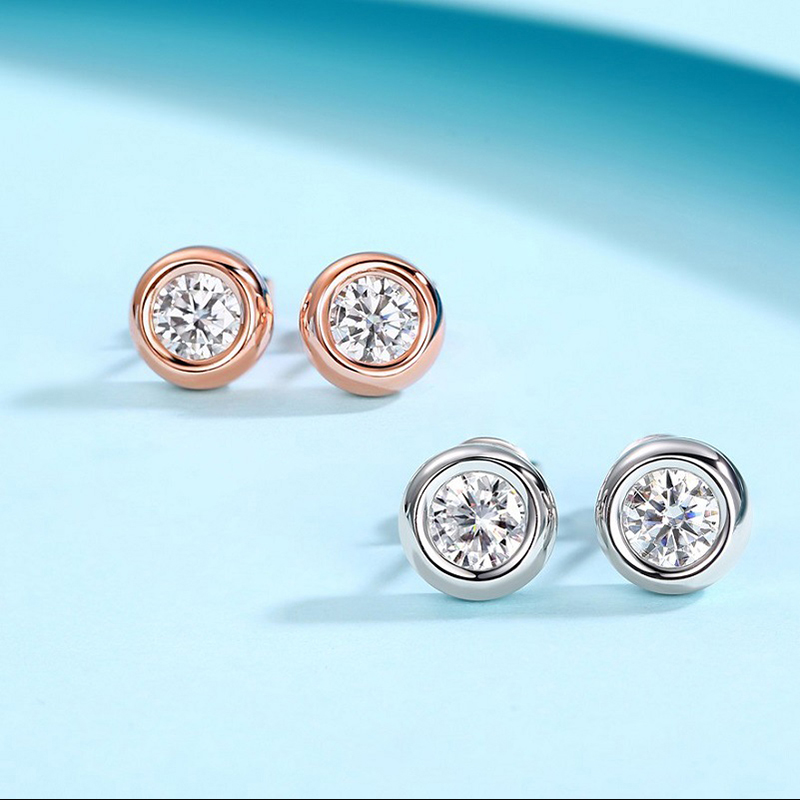 Sterling Silver 925 Moissanite Stud Earrings White Moissanite 5mm Engagement Wedding for Women
Sterling Silver 925 Moissanite Stud Earrings White Moissanite 5mm Engagement Wedding for Women
