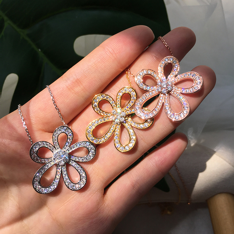 2020 New Fashion Simple Classic Camellia Flower Pendant Necklace For Women Cubic Zirconia Stone Neckalce Party Gift Accessories
2020 New Fashion Simple Classic Camellia Flower Pendant Necklace For Women Cubic Zirconia Stone Neckalce Party Gift Accessories
