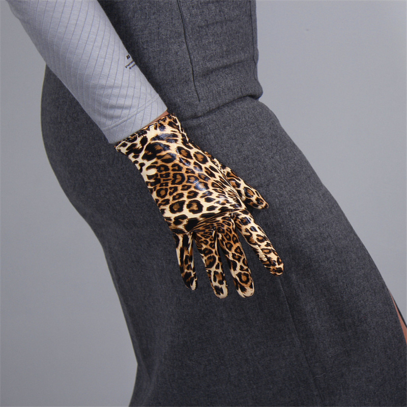 Women Leopard Leather Gloves 21cm Patent Leather Short Simulation PU Bright Golden Brown Animal Pattern TBBW03
Women Leopard Leather Gloves 21cm Patent Leather Short Simulation PU Bright Golden Brown Animal Pattern TBBW03