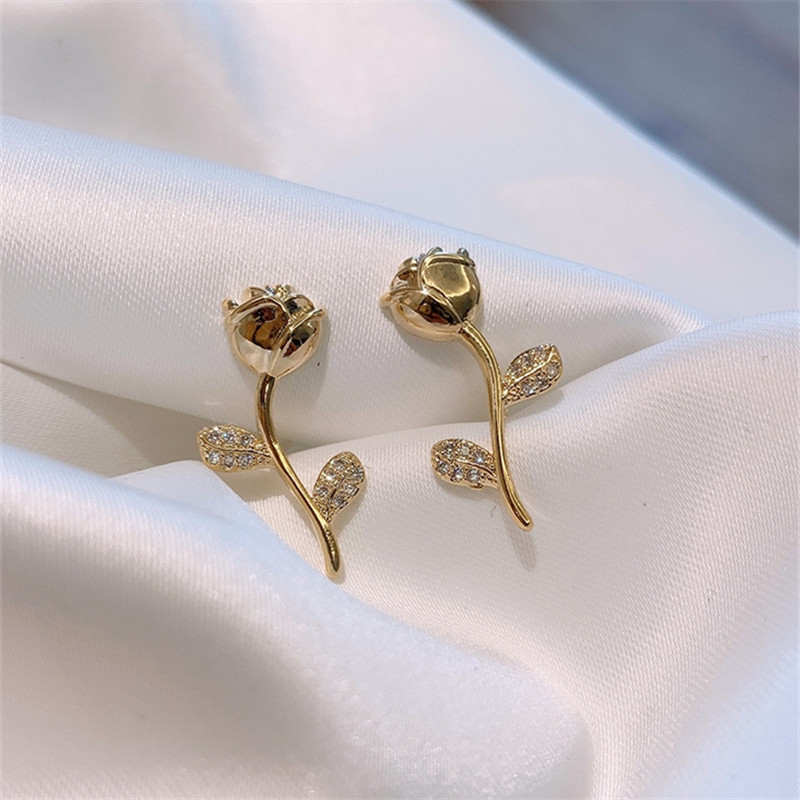 Shiny Side New Accessories Crystal Flower Stud Earrings for Women Simple Style Gift Elegant Rose Earrings
Shiny Side New Accessories Crystal Flower Stud Earrings for Women Simple Style Gift Elegant Rose Earrings