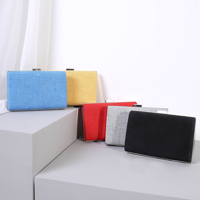 Elegant Female Box Bag Clutch Bag With Chain Black Party Daning Prom Luxury Handbags Women Bags Designer purse bolso mujer 2020
Elegant Female Box Bag Clutch Bag With Chain Black Party Daning Prom Luxury Handbags Women Bags Designer purse bolso mujer 2020