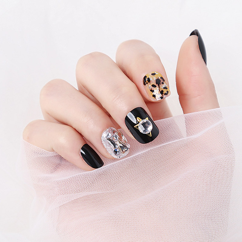 Leopard Pattern Black Silver Diamond Encrusted Wearable Bride Wedding Fake Nails Full Cover Detachable Nail Patch TN, As show
Leopard Pattern Black Silver Diamond Encrusted Wearable Bride Wedding Fake Nails Full Cover Detachable Nail Patch TN, As show