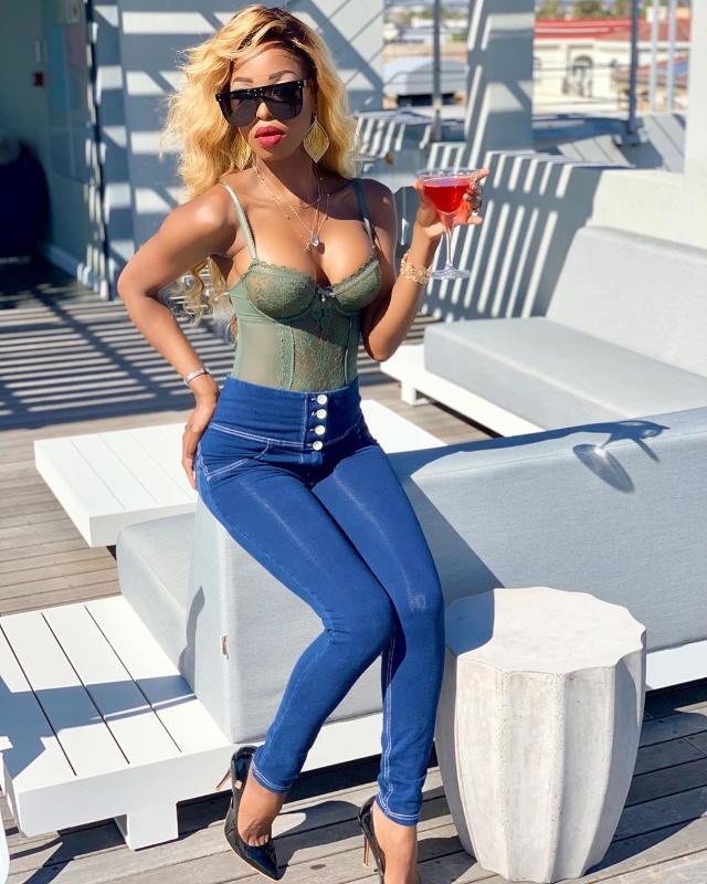 Melody G1 Series 4 Buttons pants four ways stretchable With High Waist Denim Yoga Push UP White Stitching Skinny Workout Sport, Dark blue
Melody G1 Series 4 Buttons pants four ways stretchable With High Waist Denim Yoga Push UP White Stitching Skinny Workout Sport, Dark blue