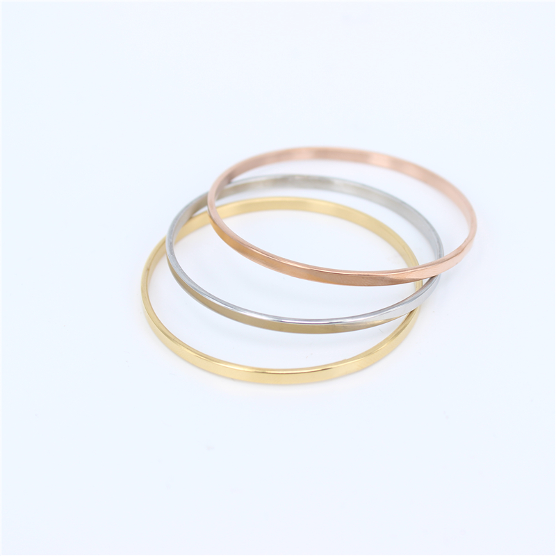 Suitable for 3-8 year-old children's Bangles Stainless steel jewelry 3 pieces/set 3mm Bracelets & Bangles simple LH220
Suitable for 3-8 year-old children's Bangles Stainless steel jewelry 3 pieces/set 3mm Bracelets & Bangles simple LH220