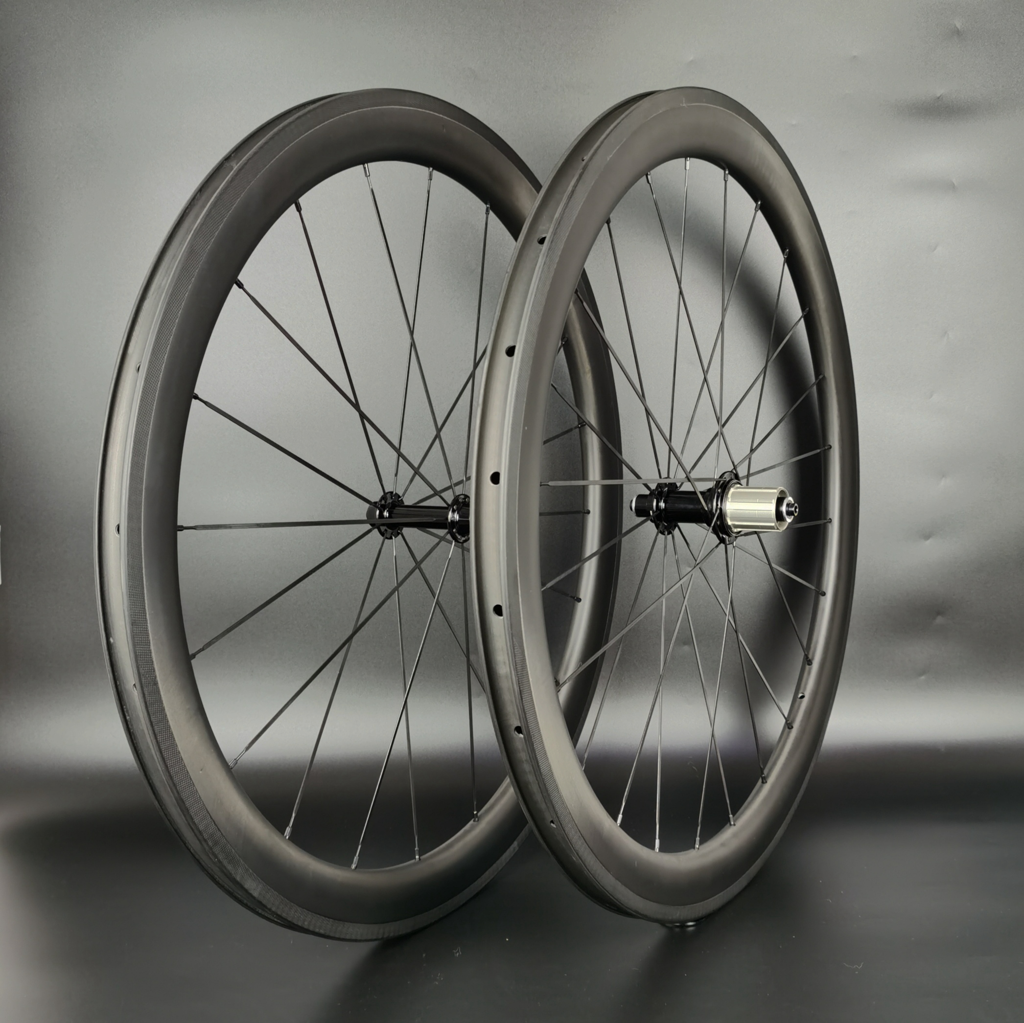 700C Road carbon wheels 50mm depth 25mm width clincher/tubeless/tubular carbon wheelset with UD matte rim brake basalt shiman0 11s
700C Road carbon wheels 50mm depth 25mm width clincher/tubeless/tubular carbon wheelset with UD matte rim brake basalt shiman0 11s