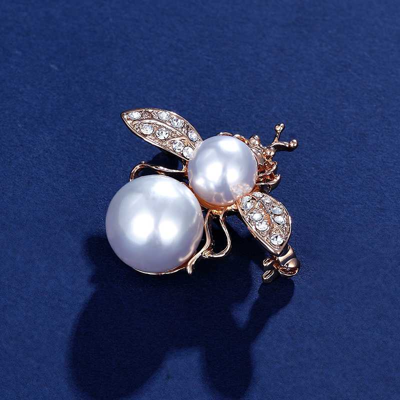 Cute Animal Bee Brooch Small Pin Scarf Decoration Neck Collar Brooches Brooches for Women Vintage Insect Brooch Pin High Quality