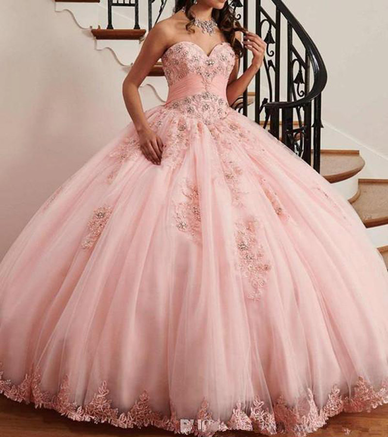 Luxury Blush Quinceanera Dresses Ball Gown Sweetheart Lace Applique Beaded Sweet 16 Gowns Sweep Train Lace Up Back Prom Party Gowns