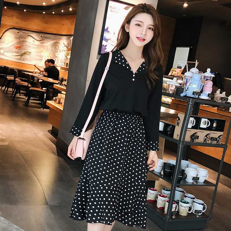 2020 Spring Sexy Dress For Fat Female Plus Size Vintage Dot Dress 4XL 5XL Women Black Lapel Slim Two Piece Party Midi
2020 Spring Sexy Dress For Fat Female Plus Size Vintage Dot Dress 4XL 5XL Women Black Lapel Slim Two Piece Party Midi