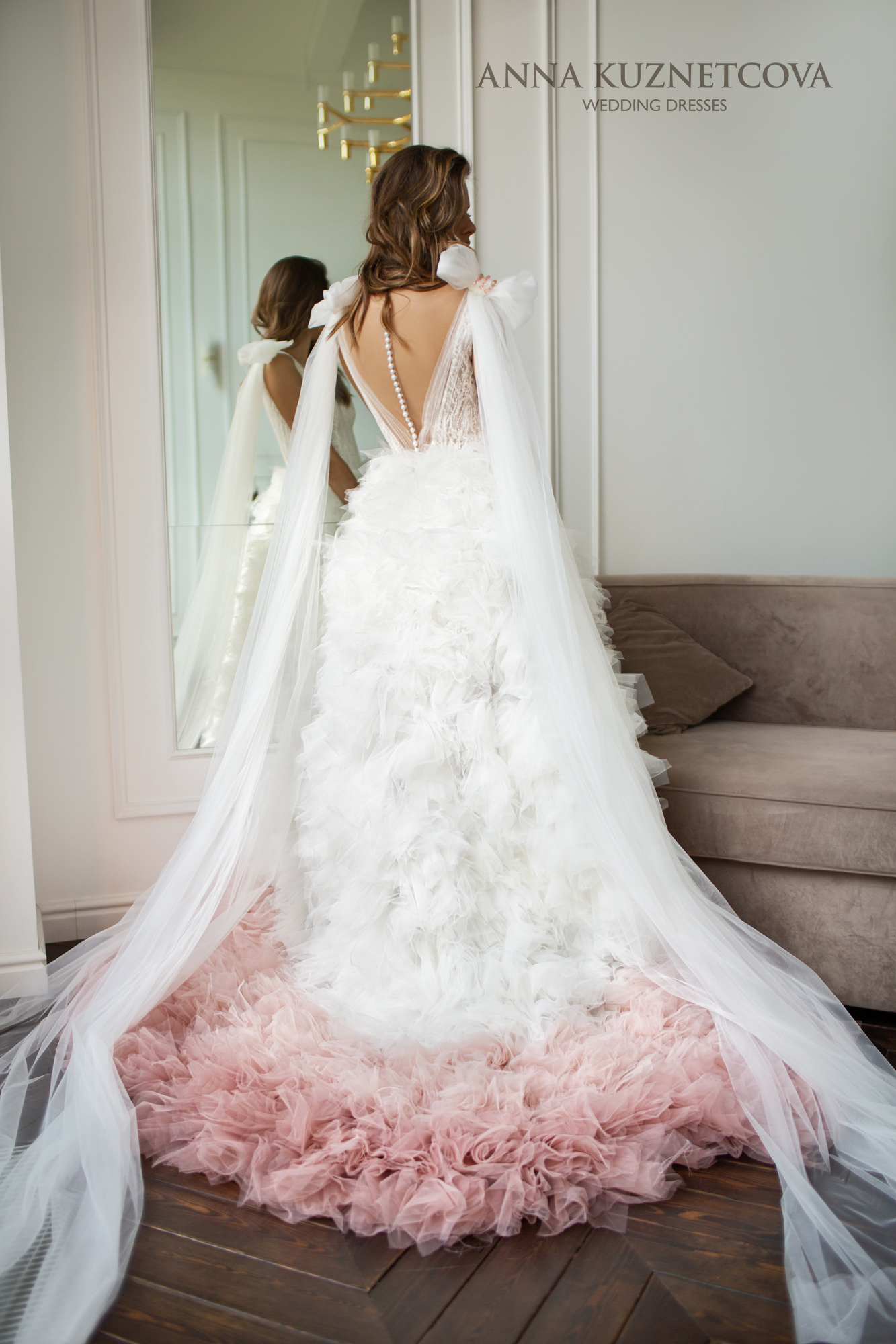 Newest Anna Kuznetcova Wedding Dresses With Detachable Train V-neck Tiered Tulle Blush Applique Bridal Gown Custom Made Wedding Dress