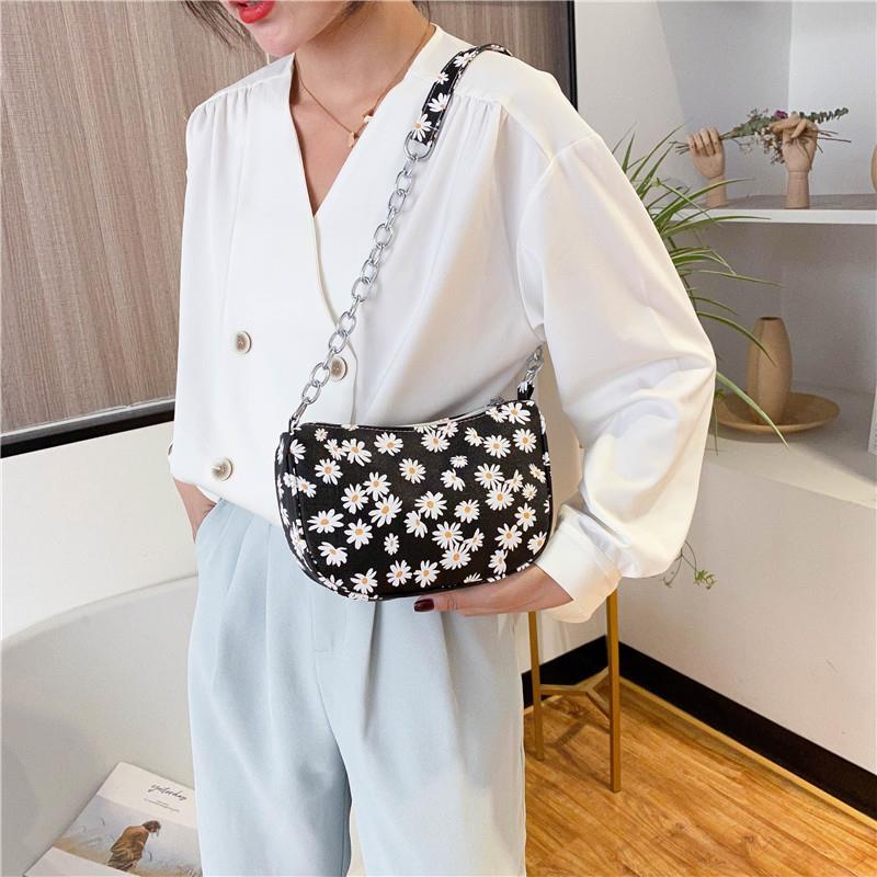 Vintage Daisy Flower Women Small Shoulder Bags Fashion PU Leather Ladies Chain Baguette Handbags Cool Girls Tote Clutch Purse, Black
Vintage Daisy Flower Women Small Shoulder Bags Fashion PU Leather Ladies Chain Baguette Handbags Cool Girls Tote Clutch Purse, Black