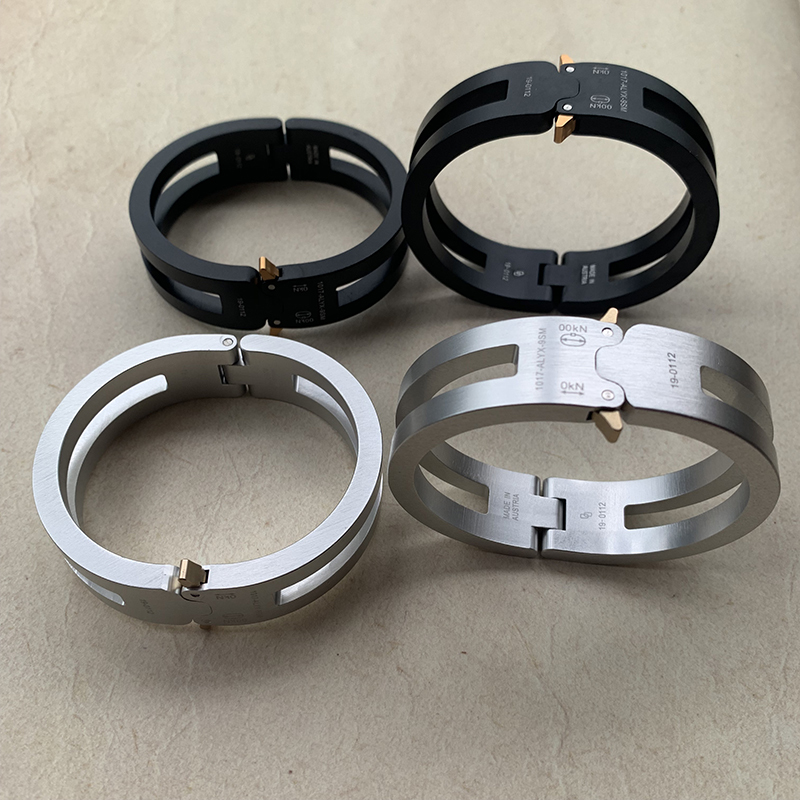 2020ss Top Version 1017 ALYX 9SM Rollercoaster Track Alloy Bracelet Men Women Unisex Couples Bangles Women Oval Buckle Bracelet Y200810
