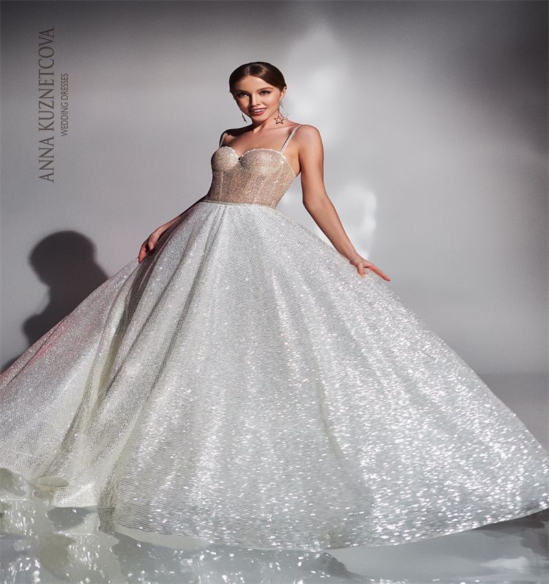 2020 Glitter Sequins A-line Wedding Dresses Sexy Spaghetti Strap Backless Ruched Tulle Bridal Gown Castle Church Wedding Dress