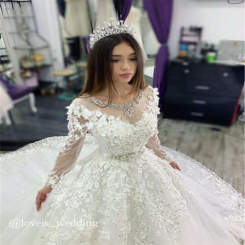Real Picture 2021 Luxury A-line Chapel Wedding Dresses Long Sleeves Appliqued Lace Sequins Beads Crystals Bridal Gown Church Wedding Dress