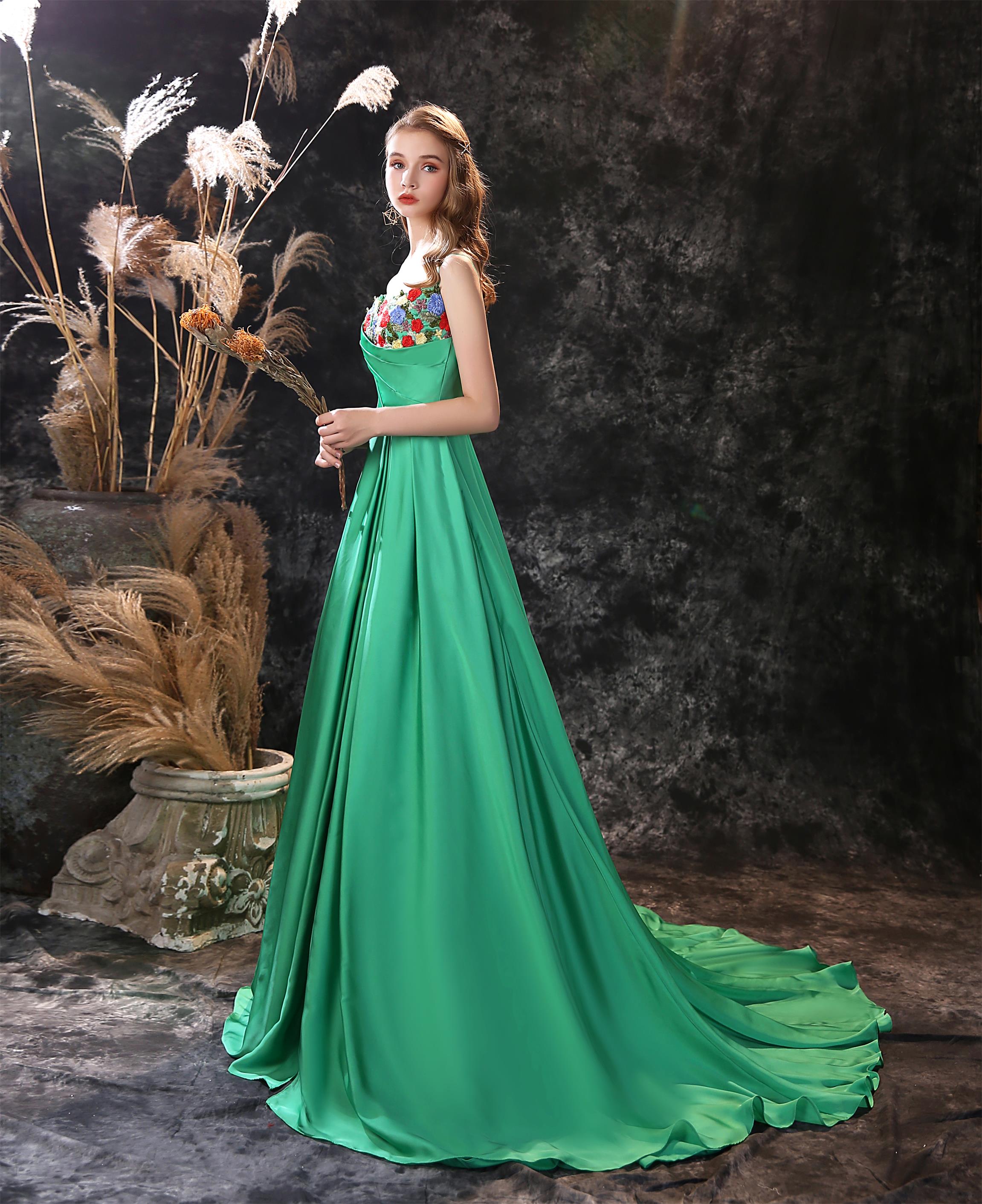 Spaghetti Evening Dresses Embroidery Green Cocktail Dress Zipper Back Prom Gowns Split Sweep Train Party Wear