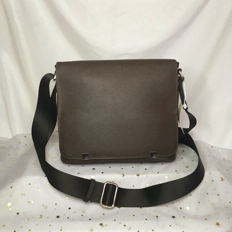 Real Leathe DISTRICT Messenger Bag Mens Crossbody Bags Set Fashion Leather Man Cover Shoulder Bag Storage Clutch Purse N41031 N41029, Size:33x29x8 cm
Real Leathe DISTRICT Messenger Bag Mens Crossbody Bags Set Fashion Leather Man Cover Shoulder Bag Storage Clutch Purse N41031 N41029, Size:33x29x8 cm