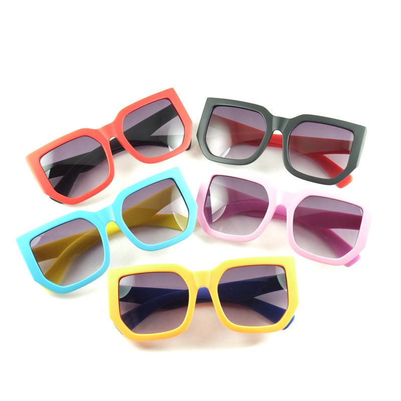 2020 New Lovely Sunglasses Kids Size Full Plastic Thick Frame With UV400 Lenses Candy Colors Design Eyewear Wholesale
2020 New Lovely Sunglasses Kids Size Full Plastic Thick Frame With UV400 Lenses Candy Colors Design Eyewear Wholesale