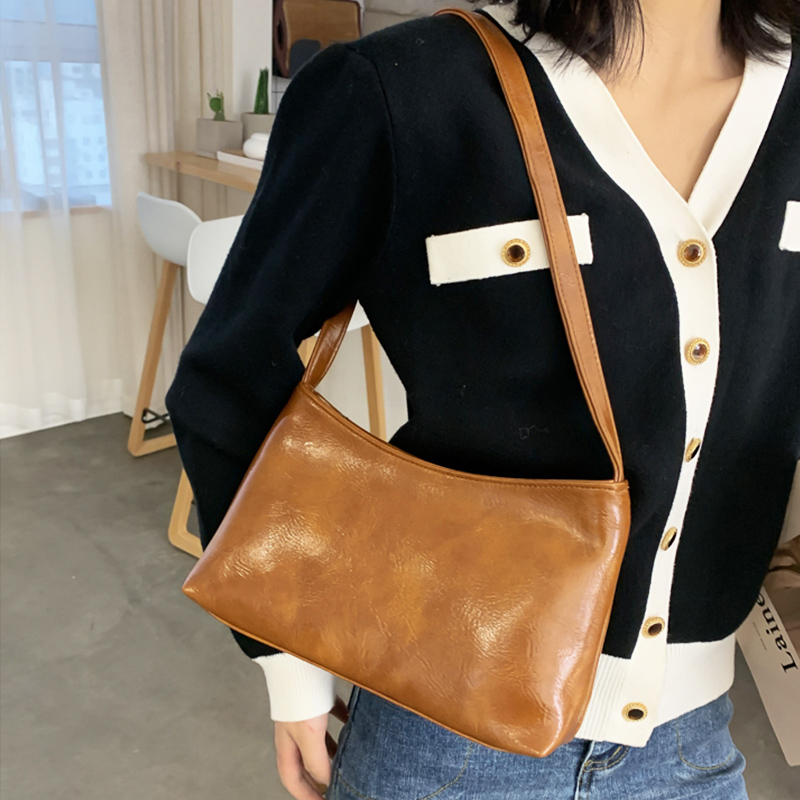 Women Leather Vintage Bag Zip Messenger Pack Solid Color Shoulder Bags Style Bolsa Feminina Retro Totes Purse and handbag 2020, Black
Women Leather Vintage Bag Zip Messenger Pack Solid Color Shoulder Bags Style Bolsa Feminina Retro Totes Purse and handbag 2020, Black