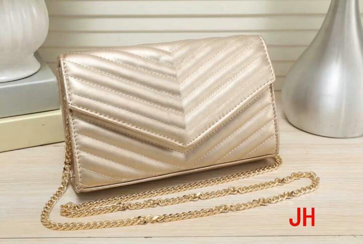2020 Designer Handbags sheepskin caviar metal chain gold Crossbody Handbag Genuine Leather bag Flip cover diagonal Shoulder Bags M21445, Red 
2020 Designer Handbags sheepskin caviar metal chain gold Crossbody Handbag Genuine Leather bag Flip cover diagonal Shoulder Bags M21445, Red