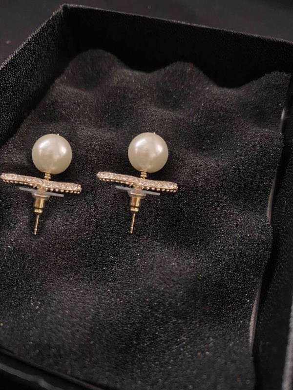 Fashion hoop pearl gold stud earrings aretes orecchini for women party wedding engagement lovers gift jewelry with box have stamp, White
Fashion hoop pearl gold stud earrings aretes orecchini for women party wedding engagement lovers gift jewelry with box have stamp, White