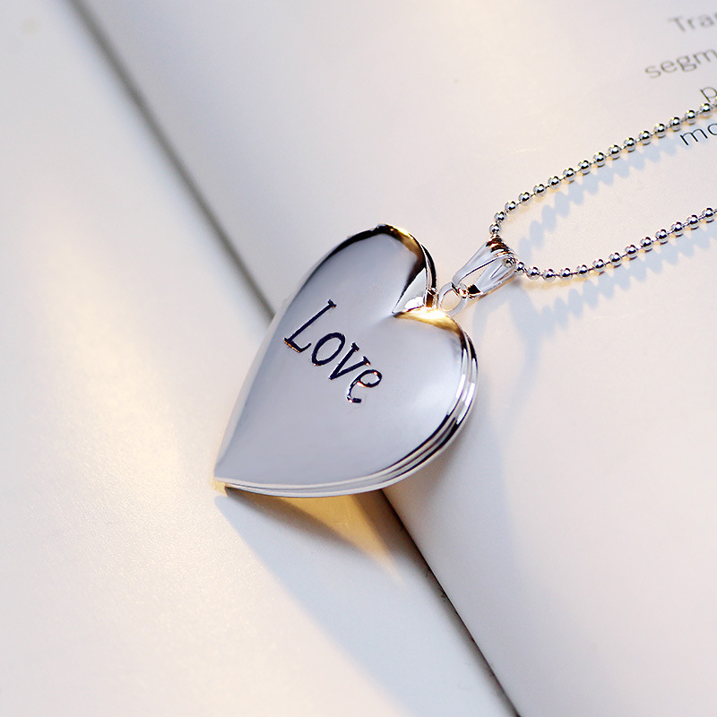 Stainless Steel Silvery/Gold Color Hollow Round-Shaped Pendant Necklace Women Heart Jewelry Accessories Cute Photo Box