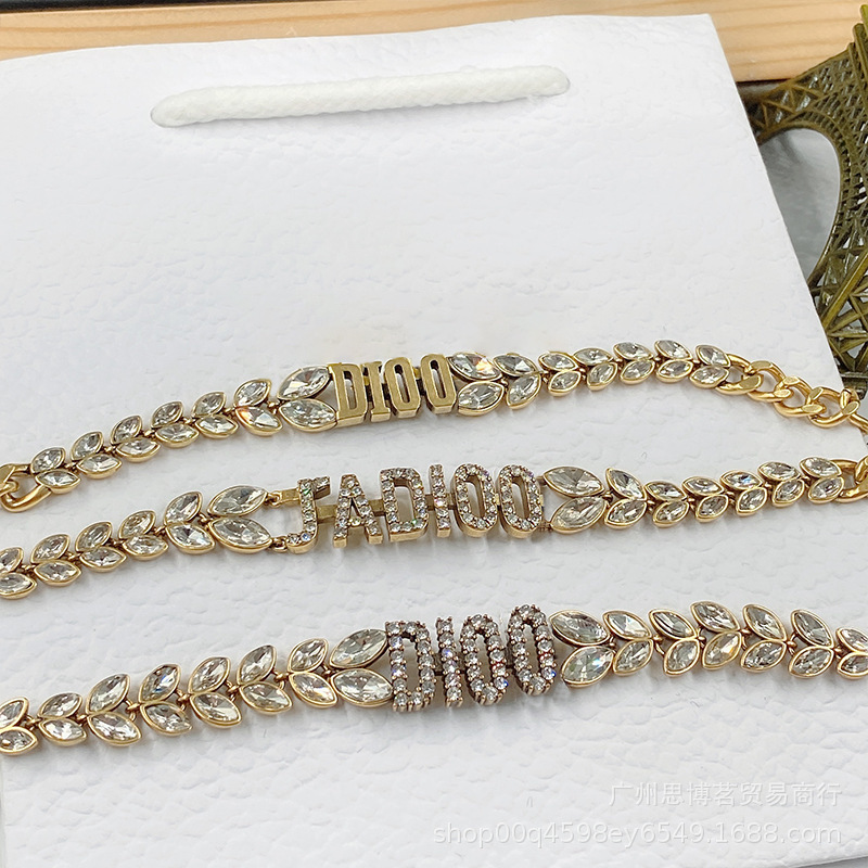 D home necklace Maisui old bracelet full diamond di home CD letter Horse Eye choker star same style ins, White package
D home necklace Maisui old bracelet full diamond di home CD letter Horse Eye choker star same style ins, White package