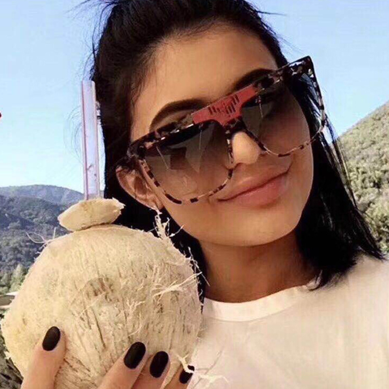 2020 New Big Frame Fashion Brand Women Sunglasses Oversize Vintage Gradient Shades Sun glasses Female
2020 New Big Frame Fashion Brand Women Sunglasses Oversize Vintage Gradient Shades Sun glasses Female