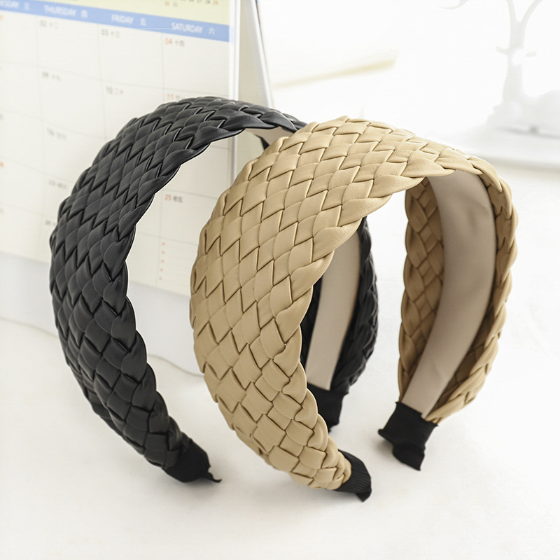2020 Vintage Leather Braided Bezel Hair Band Women Headband Girls Hair Accessories Hoop Clips opaska do wlosow hairband
2020 Vintage Leather Braided Bezel Hair Band Women Headband Girls Hair Accessories Hoop Clips opaska do wlosow hairband