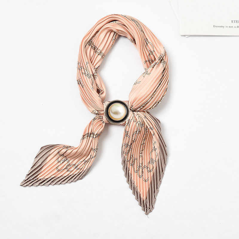 Classical Chic Headwear Rhombus Pleated Scarf for Women Small Neck Bandana Head Band Print Foulard Pearl buckle
Classical Chic Headwear Rhombus Pleated Scarf for Women Small Neck Bandana Head Band Print Foulard Pearl buckle
