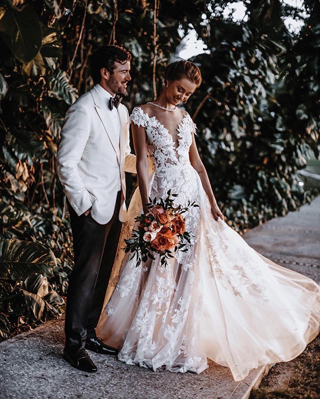 Bohemian A Line Wedding Dresses 2021 IllusionSheer Neck Short Sleeve Lace Appliques Bridal Gowns Plus Size Vestido De Noiva Wedding Dress