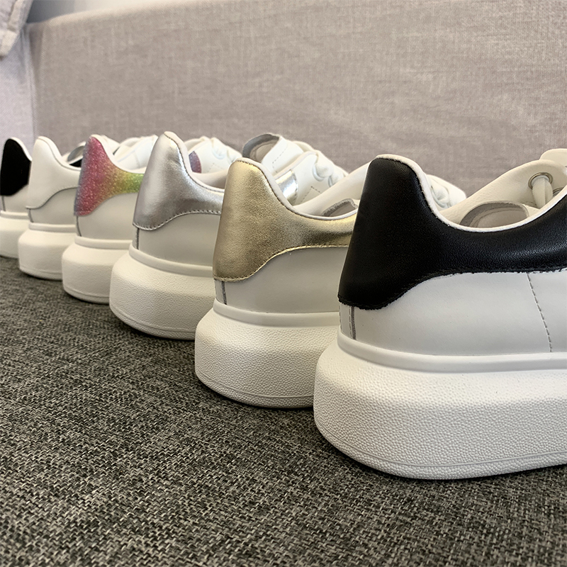 New Color Plat-forme black white velvet reflective multi color tail running shoes lace-up leather royal snake skin nice flat men sneakers, #27- 20 us dollars for box
New Color Plat-forme black white velvet reflective multi color tail running shoes lace-up leather royal snake skin nice flat men sneakers, #27- 20 us dollars for box