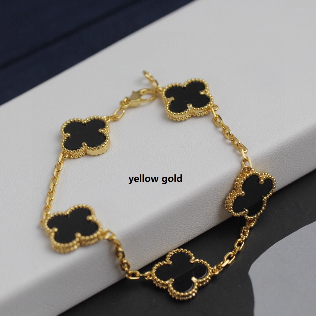 V classic five-flowered four-leaf clover bracelet fashion two colors black agate green
V classic five-flowered four-leaf clover bracelet fashion two colors black agate green