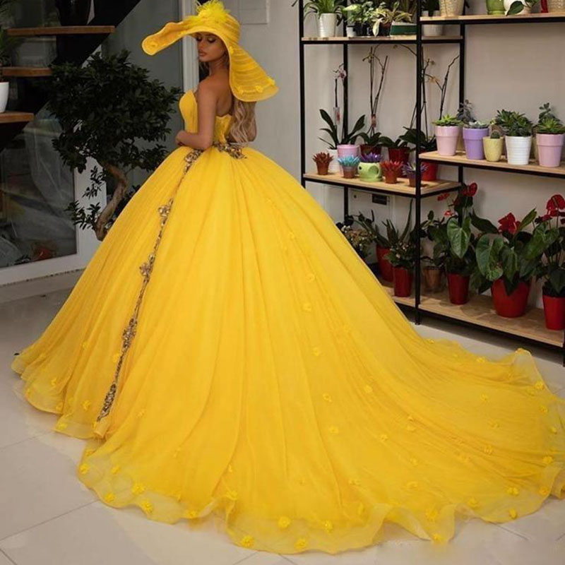 Elegant Yellow Ball Gown Quinceanera Dresses Beads Sweetheart Graduation Party Wear Tulle Appliques Prom Party Gowns