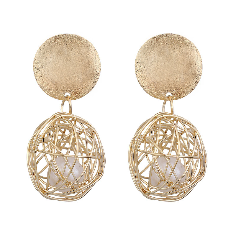 LONSY Boucle D'oreille Femme 2020 Fashion Luxury Round Gold Metal Imitation Pearl Earrings For Women Party Jewelry Gift E6106
LONSY Boucle D'oreille Femme 2020 Fashion Luxury Round Gold Metal Imitation Pearl Earrings For Women Party Jewelry Gift E6106