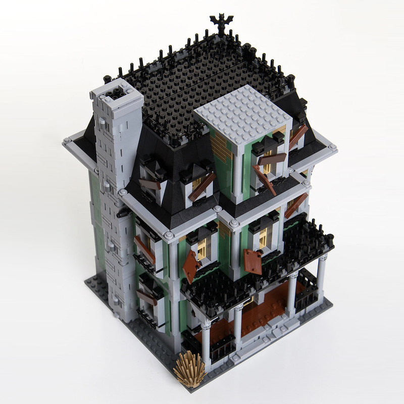 In stock 16007 Movie Haunted House Building Block Brick Kits education Toys Compatible 10228
In stock 16007 Movie Haunted House Building Block Brick Kits education Toys Compatible 10228