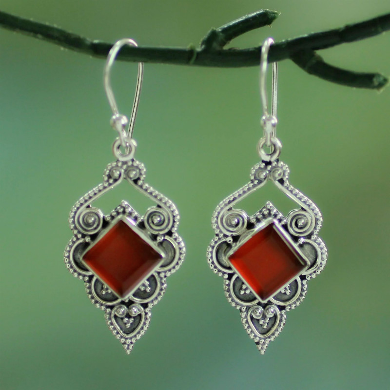 New Style Inlaid Square Crystal Zircon Earrings European and American Women's Plated Vintage Ear Pendant
New Style Inlaid Square Crystal Zircon Earrings European and American Women's Plated Vintage Ear Pendant