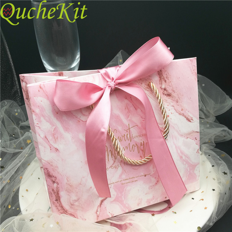 10pcs New Originality Pink Wedding Paper Candy Box Tote Bag Packaging Box Christmas Gift Bag Wedding Birthday Party Supplies
10pcs New Originality Pink Wedding Paper Candy Box Tote Bag Packaging Box Christmas Gift Bag Wedding Birthday Party Supplies