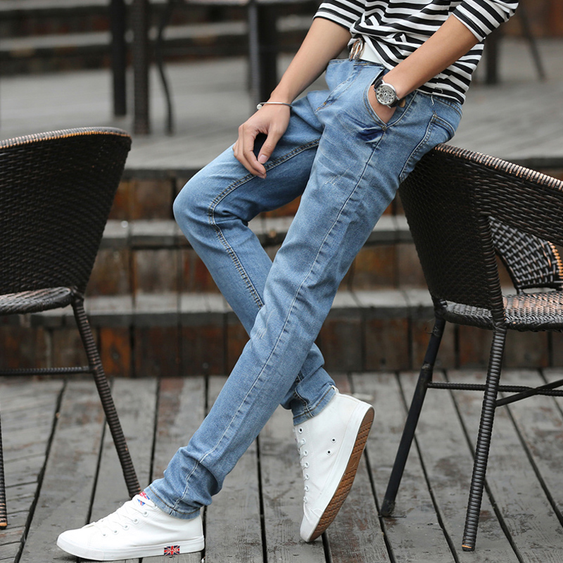 Fashion men's jeans, skinny men trousers, autumn style Korean version, wash light blue. 2020
Fashion men's jeans, skinny men trousers, autumn style Korean version, wash light blue. 2020