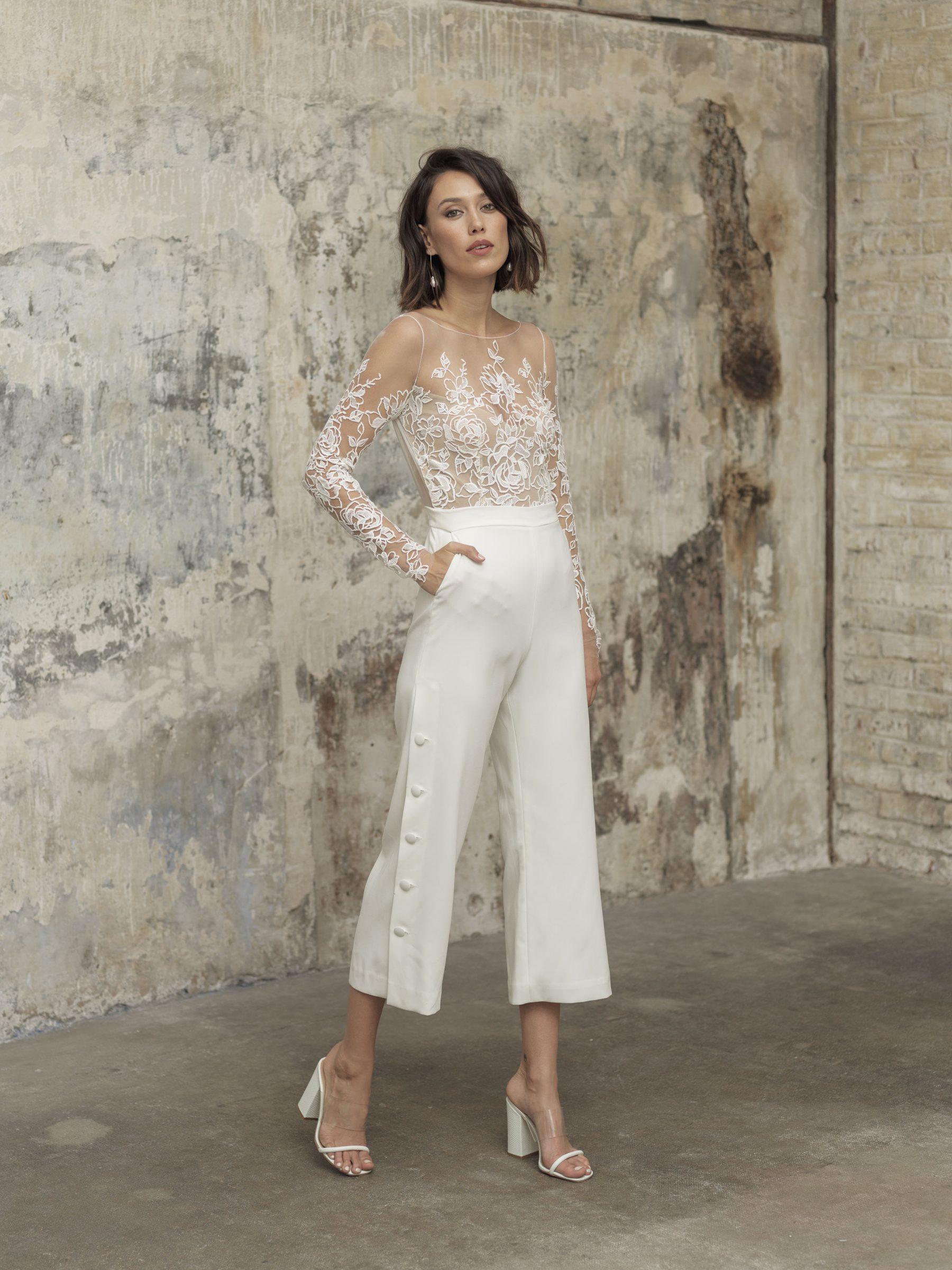 Designer Jumpsuit Beach 2021 Wedding Dresses Jewel Neck Long Sleeve Backless Ankle Length Bridal Outfit Lace Summer Wedding Gowns