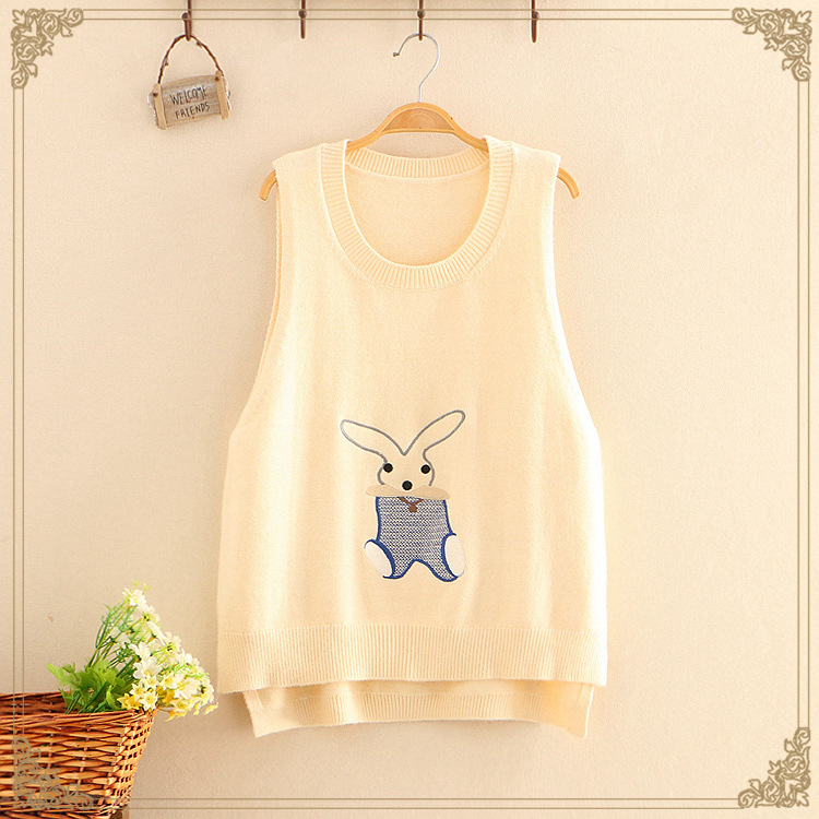 Japanese style solid color round neck knitted sweater vest women early autumn new embroidery small fresh girl style vest, Beige
Japanese style solid color round neck knitted sweater vest women early autumn new embroidery small fresh girl style vest, Beige