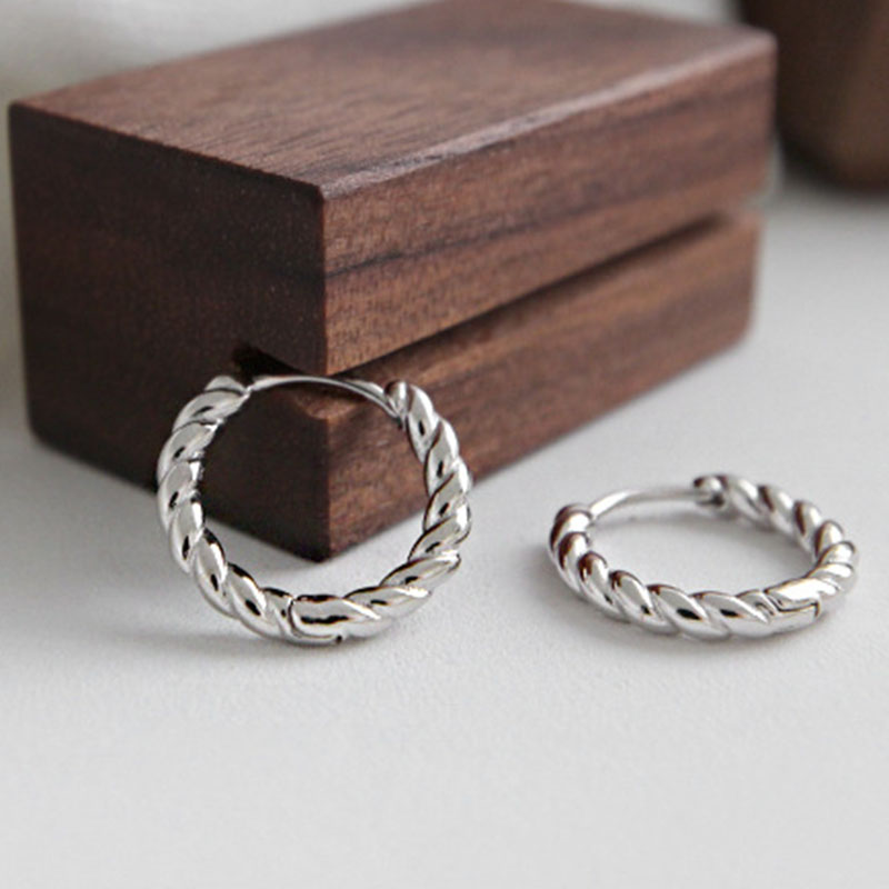 Twist small tiny huggie hoop earring 925 silver mini hinged ear cartilage tidal hoop piercing earrings for women gold fashion
Twist small tiny huggie hoop earring 925 silver mini hinged ear cartilage tidal hoop piercing earrings for women gold fashion