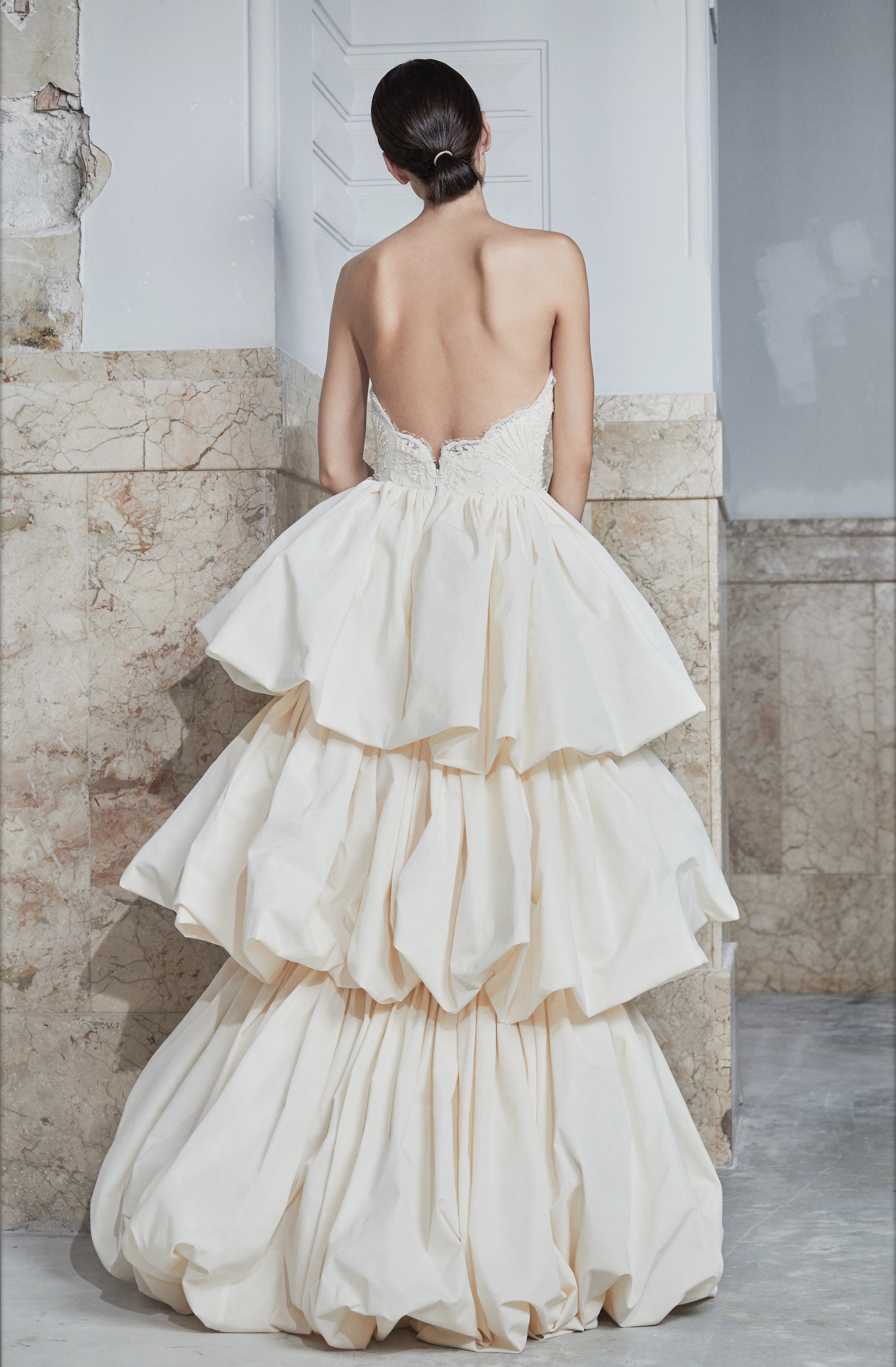 Gorgeous Juile Vino Evening Dresses Sexy Strapless Backless Tiered A Line Lace Appliqued Prom Dress Party Wear Custom Made Red Carpet Gowns