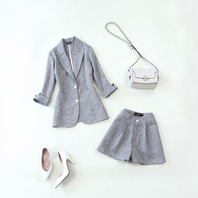 Set female two-piece 2020 spring and summer new large size striped seven-point sleeve suit wide leg shorts thin women' clothing
Set female two-piece 2020 spring and summer new large size striped seven-point sleeve suit wide leg shorts thin women' clothing