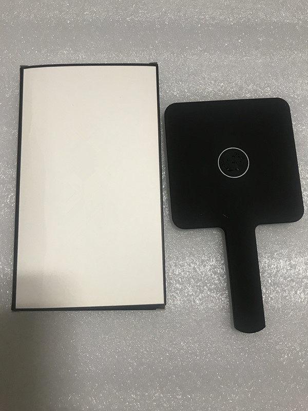 Hot sale 2019 New Classic pattern mini Makeup Mirror High-grade Hand Mirror Cosmetics Tools with gift Box Wedding Gift
Hot sale 2019 New Classic pattern mini Makeup Mirror High-grade Hand Mirror Cosmetics Tools with gift Box Wedding Gift