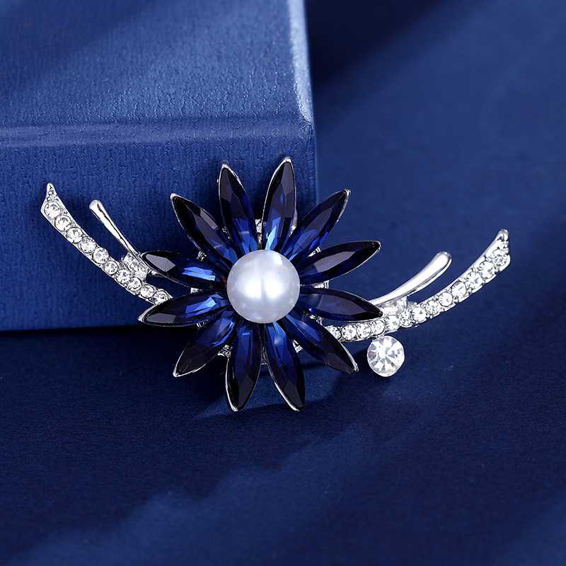 Hot sale Rhinestone pearl flower brooches for women Simple fashion design wedding jewelry pin and brooch jewelry Christmas gift
Hot sale Rhinestone pearl flower brooches for women Simple fashion design wedding jewelry pin and brooch jewelry Christmas gift