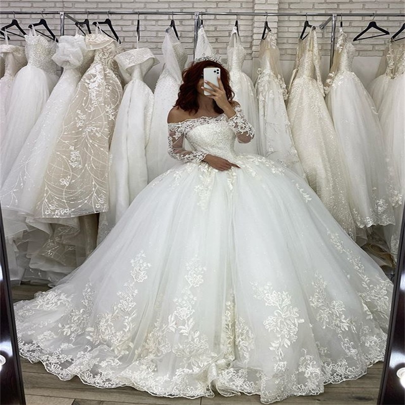 Luxury Ball Gown Wedding Dresses Bateau Long Sleeves Off the Shoulder Lace Net Appliqued Cathedral Bridal Gowns Elegant Arabian Dubai Custom Made Vest