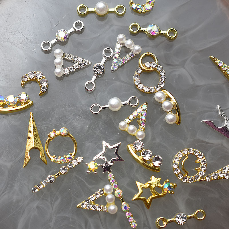 Random Mixed 10pcs Gold Silver 3D Simple Charm Crystal Japan Nail Rhinestone Alloy Nail Art Decorations Nails Gems HOT Korean
Random Mixed 10pcs Gold Silver 3D Simple Charm Crystal Japan Nail Rhinestone Alloy Nail Art Decorations Nails Gems HOT Korean